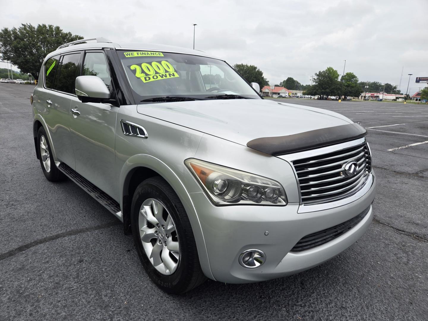 2011 SILVER /Black Infiniti QX56 4WD (JN8AZ2NE7B9) with an 5.6L V8 DOHC 32V engine, 5-Speed Automatic transmission, located at 1221 Madison St., Shelbyville, TN, 37160, (931) 680-9439, 0.000000, 0.000000 - Photo#1