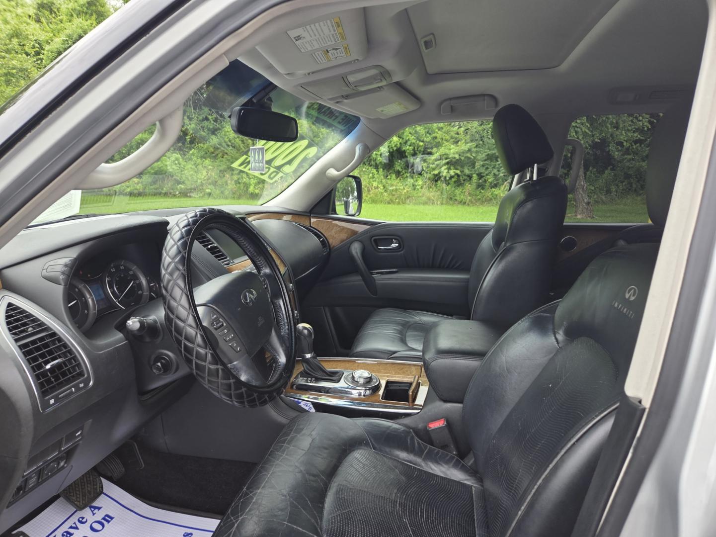 2011 SILVER /Black Infiniti QX56 4WD (JN8AZ2NE7B9) with an 5.6L V8 DOHC 32V engine, 5-Speed Automatic transmission, located at 1221 Madison St., Shelbyville, TN, 37160, (931) 680-9439, 0.000000, 0.000000 - Photo#6