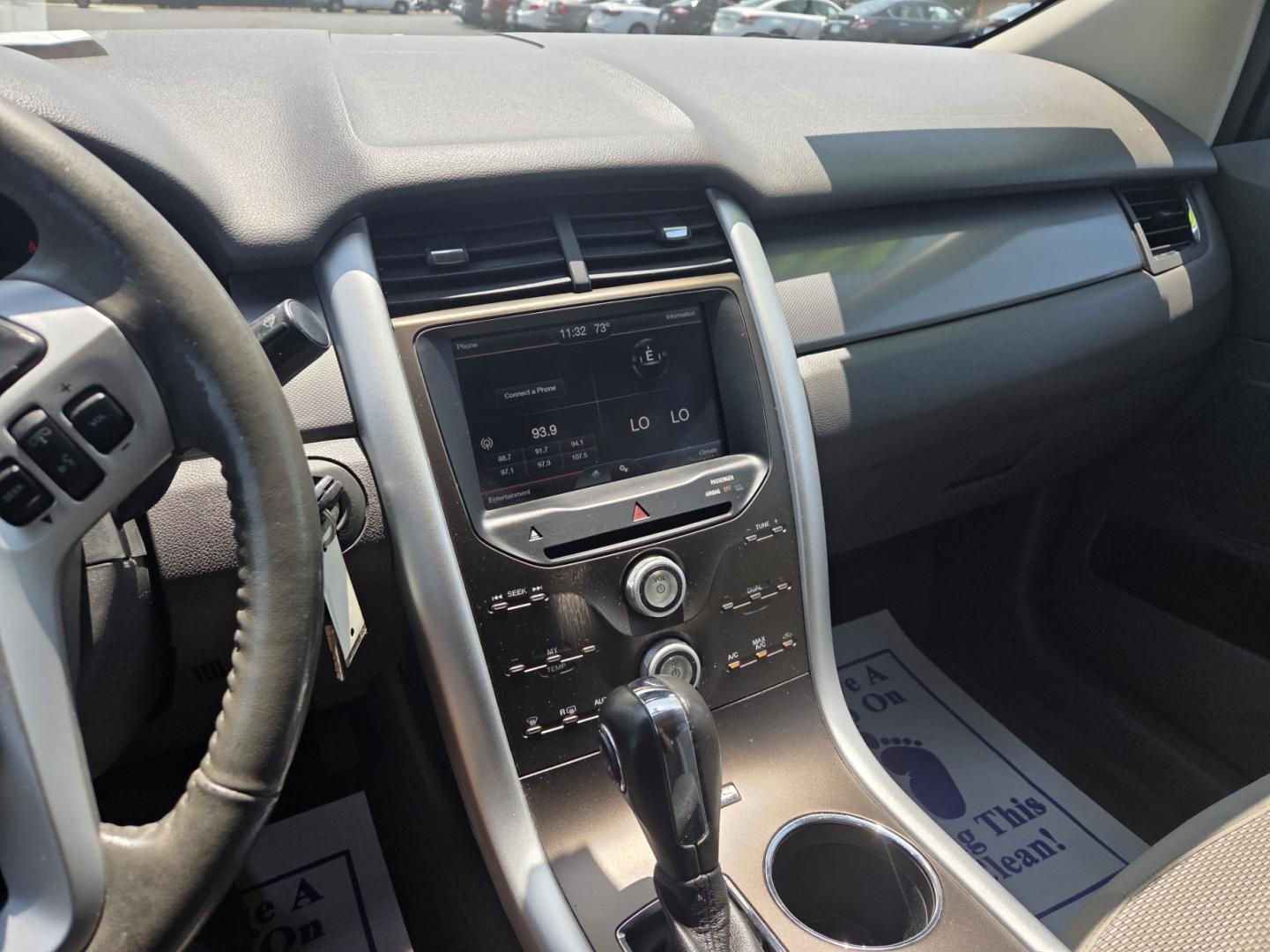 2012 Burgandy /Beige Ford Edge SEL FWD (2FMDK3JC2CB) with an 3.5L V6 DOHC 24V engine, 6-Speed Automatic transmission, located at 1221 Madison St., Shelbyville, TN, 37160, (931) 680-9439, 0.000000, 0.000000- Photo#6