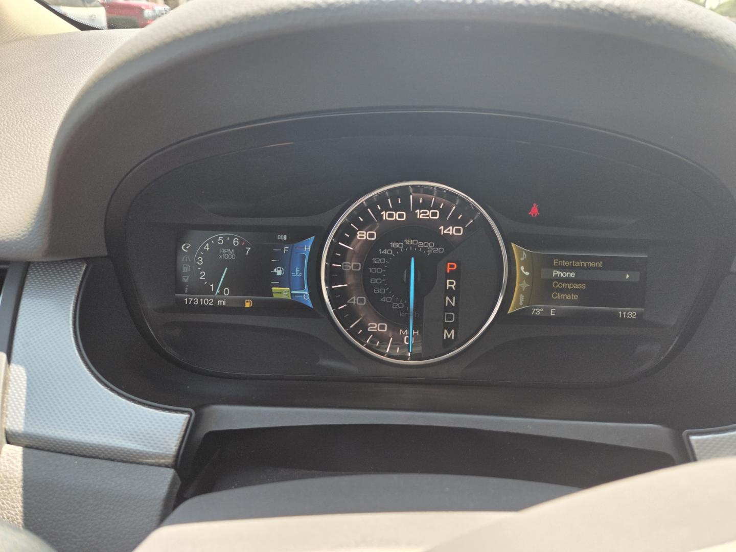2012 Burgandy /Beige Ford Edge SEL FWD (2FMDK3JC2CB) with an 3.5L V6 DOHC 24V engine, 6-Speed Automatic transmission, located at 1221 Madison St., Shelbyville, TN, 37160, (931) 680-9439, 0.000000, 0.000000- Photo#7