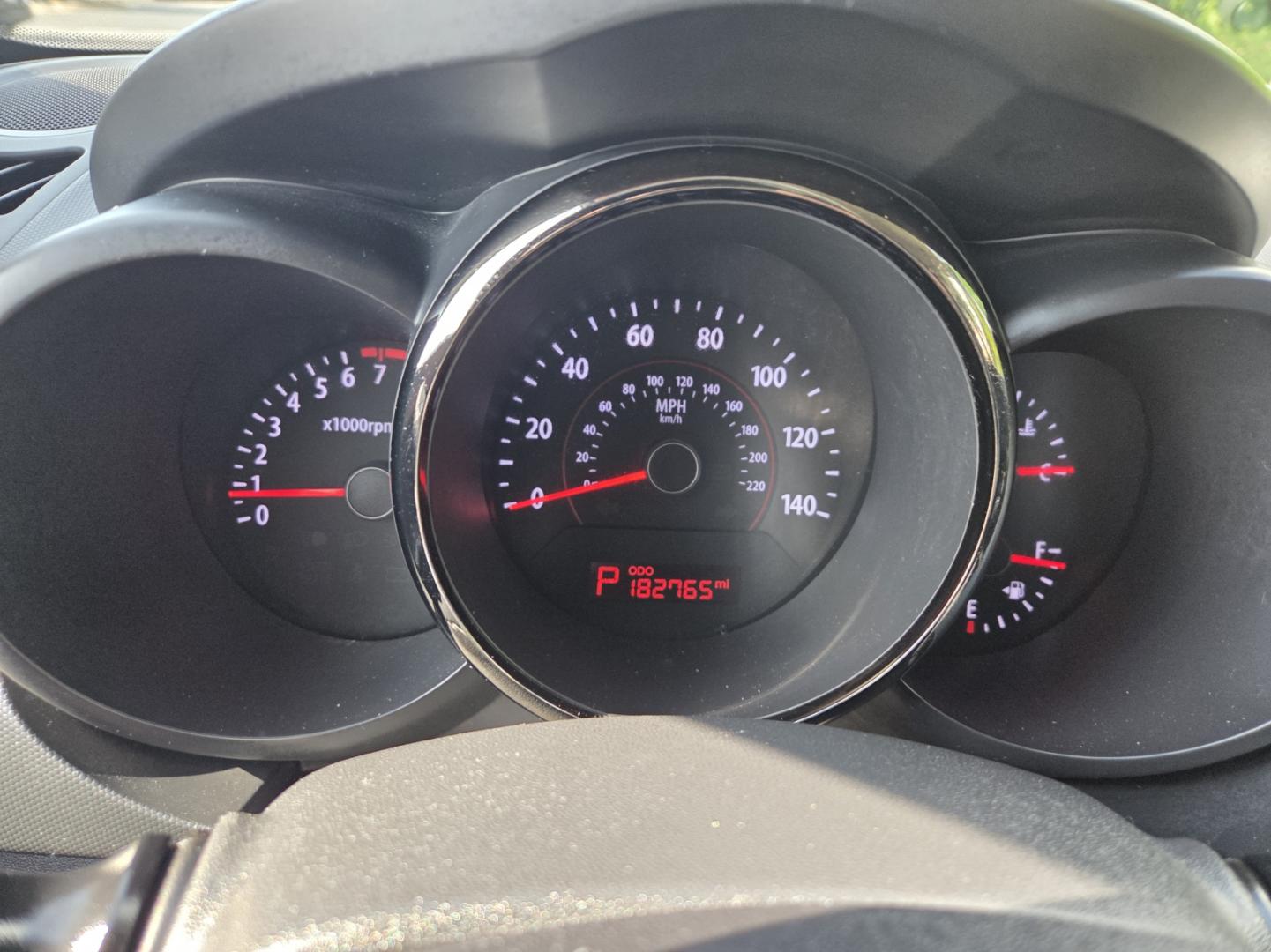 2010 Silver /Black Kia Soul + (KNDJT2A2XA7) with an 2.0L L4 DOHC 16V engine, located at 1221 Madison St., Shelbyville, TN, 37160, (931) 680-9439, 0.000000, 0.000000- Photo#7