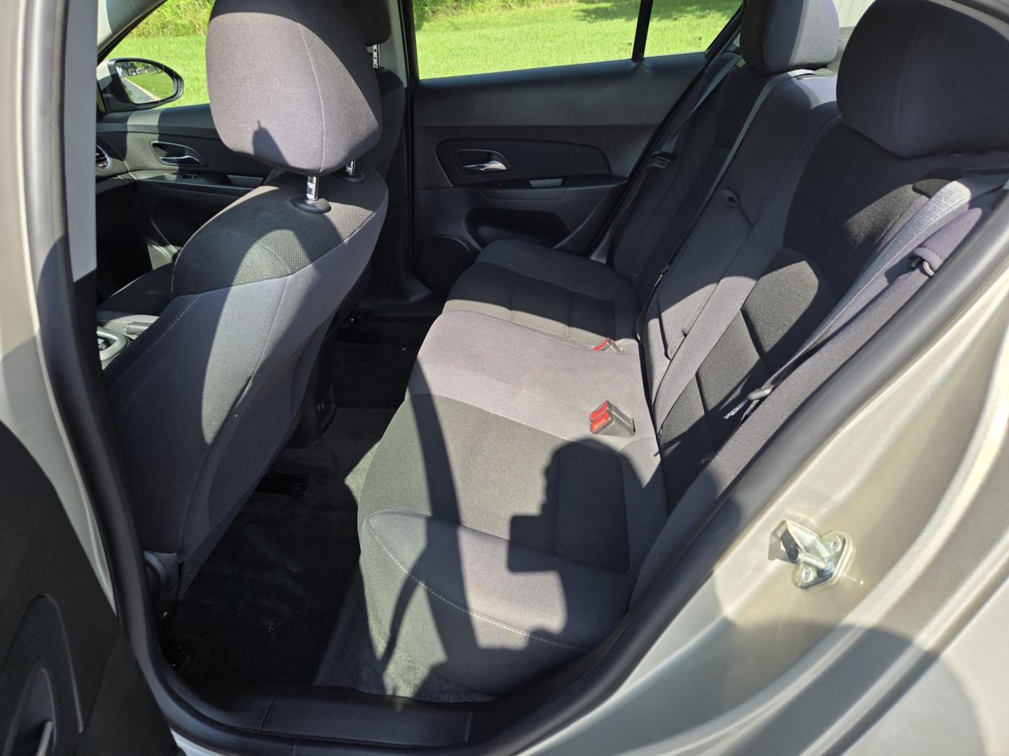 2014 Tan /Gray Chevrolet Cruze 1LT Auto (1G1PC5SB4E7) with an 1.4L L4 DOHC 16V TURBO engine, 6-Speed Automatic transmission, located at 1221 Madison St., Shelbyville, TN, 37160, (931) 680-9439, 0.000000, 0.000000- Photo#4