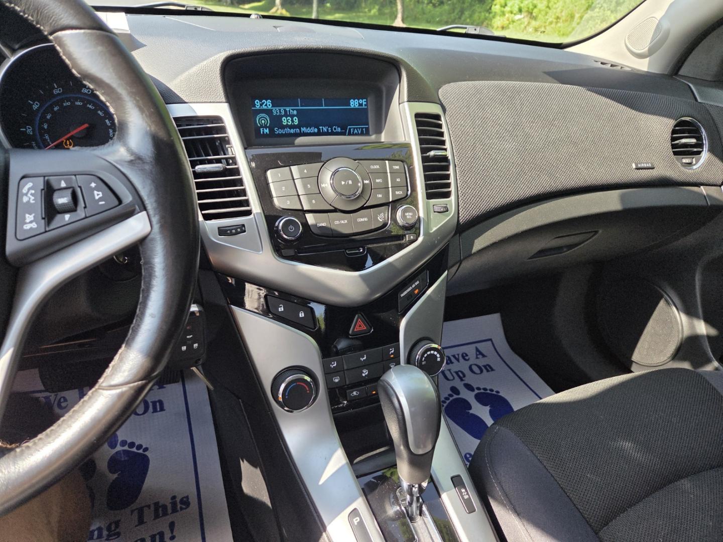 2014 Tan /Gray Chevrolet Cruze 1LT Auto (1G1PC5SB4E7) with an 1.4L L4 DOHC 16V TURBO engine, 6-Speed Automatic transmission, located at 1221 Madison St., Shelbyville, TN, 37160, (931) 680-9439, 0.000000, 0.000000- Photo#6