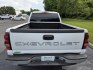 2007 WHITE /Gray Chevrolet Silverado Classic 1500 LS Ext. Cab 2WD (1GCEC19X37Z) with an 4.3L V6 OHV 12V engine, 4A OD transmission, located at 1221 Madison St., Shelbyville, TN, 37160, (931) 680-9439, 0.000000, 0.000000- Photo#2