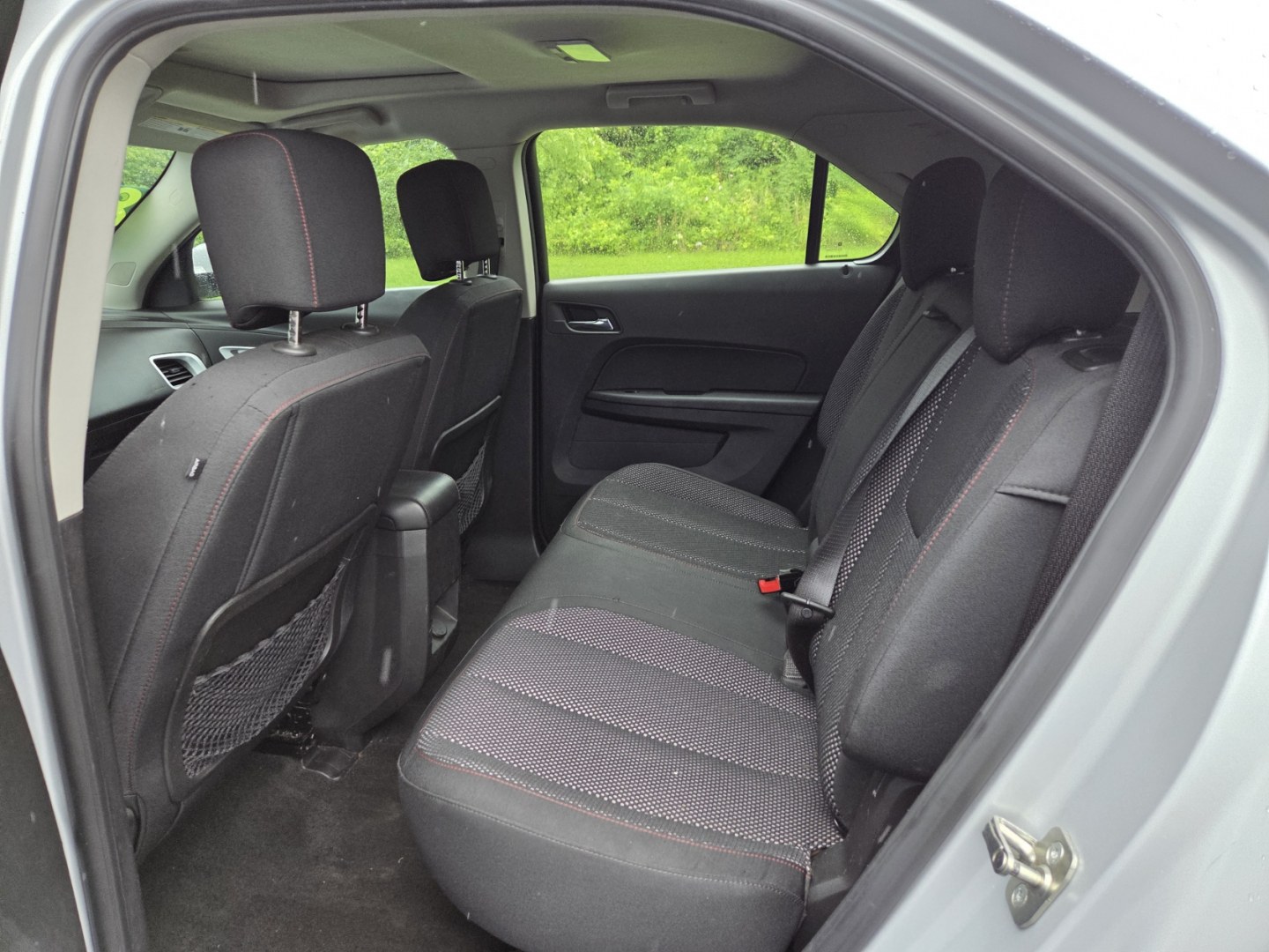2012 Silver /Gray Chevrolet Equinox 1LT AWD (2GNFLEEK1C6) with an 2.4L L4 DOHC 16V engine, 6-Speed Automatic transmission, located at 1221 Madison St., Shelbyville, TN, 37160, (931) 680-9439, 0.000000, 0.000000- Photo#4