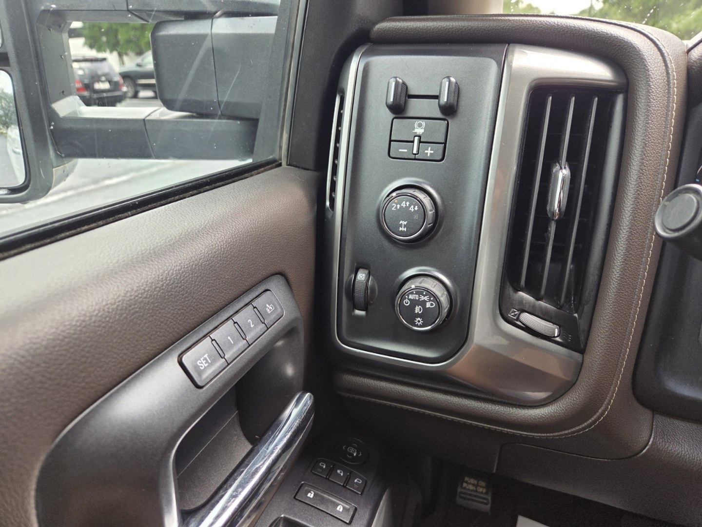 2019 Chevrolet Silverado 2500HD LTZ - Photo 13