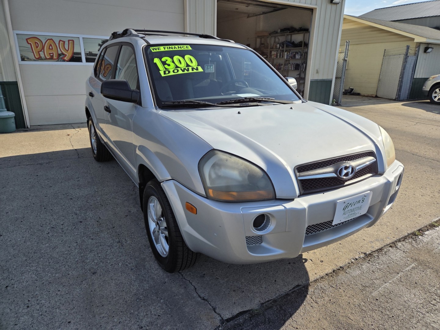 2009 GRAY /Gray Hyundai Tucson GLS 2.0 2WD (KM8JM12B49U) with an 2.0L L4 DOHC 16V engine, located at 1221 Madison St., Shelbyville, TN, 37160, (931) 680-9439, 0.000000, 0.000000- Photo#1