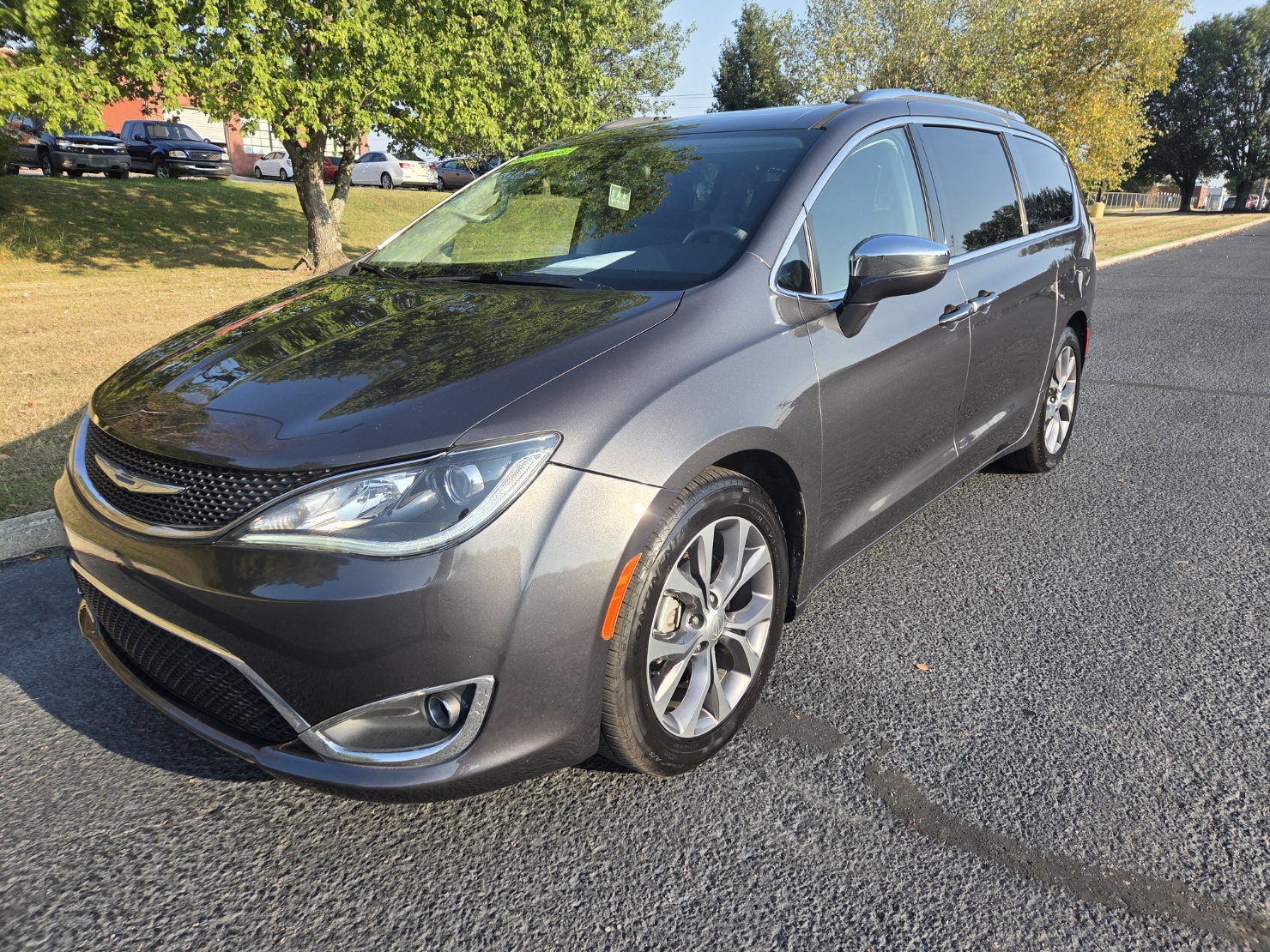 photo of 2018 Chrysler Pacifica Limited