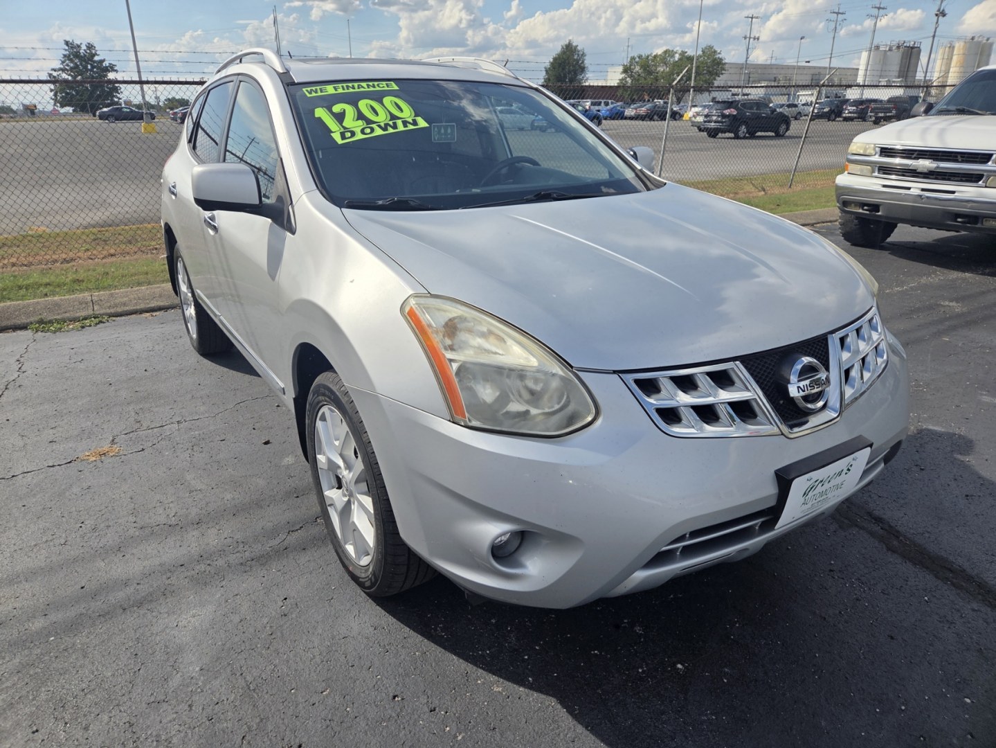 2012 SILVER /Black Nissan Rogue SV FWD (JN8AS5MTXCW) with an 2.5L L4 DOHC 16V engine, Continuously Variable Transmission transmission, located at 1221 Madison St., Shelbyville, TN, 37160, (931) 680-9439, 0.000000, 0.000000- Photo#1