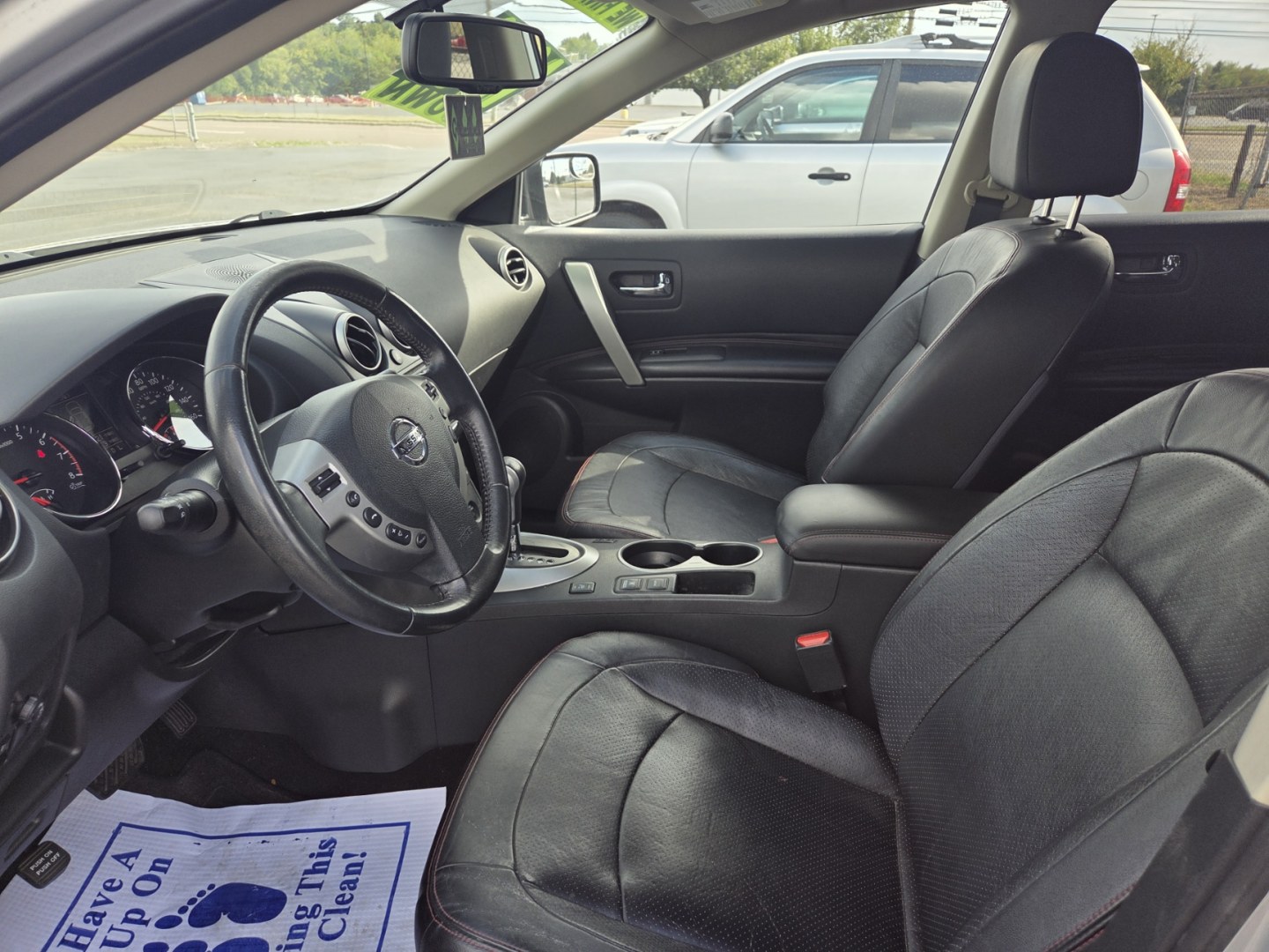 2012 SILVER /Black Nissan Rogue SV FWD (JN8AS5MTXCW) with an 2.5L L4 DOHC 16V engine, Continuously Variable Transmission transmission, located at 1221 Madison St., Shelbyville, TN, 37160, (931) 680-9439, 0.000000, 0.000000- Photo#5
