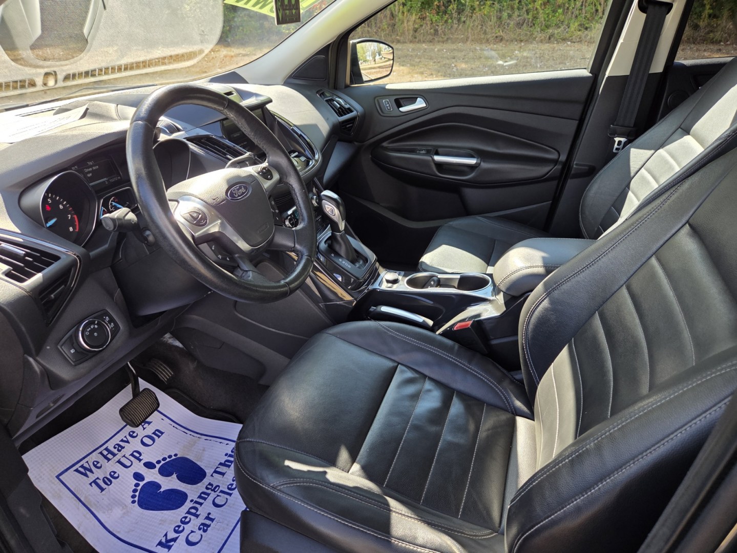 2014 Gray /Black Ford Escape Titanium FWD (1FMCU0JXXEU) with an 1.6L L4 DOHC 16V engine, 6-Speed Automatic transmission, located at 1221 Madison St., Shelbyville, TN, 37160, (931) 680-9439, 0.000000, 0.000000- Photo#5