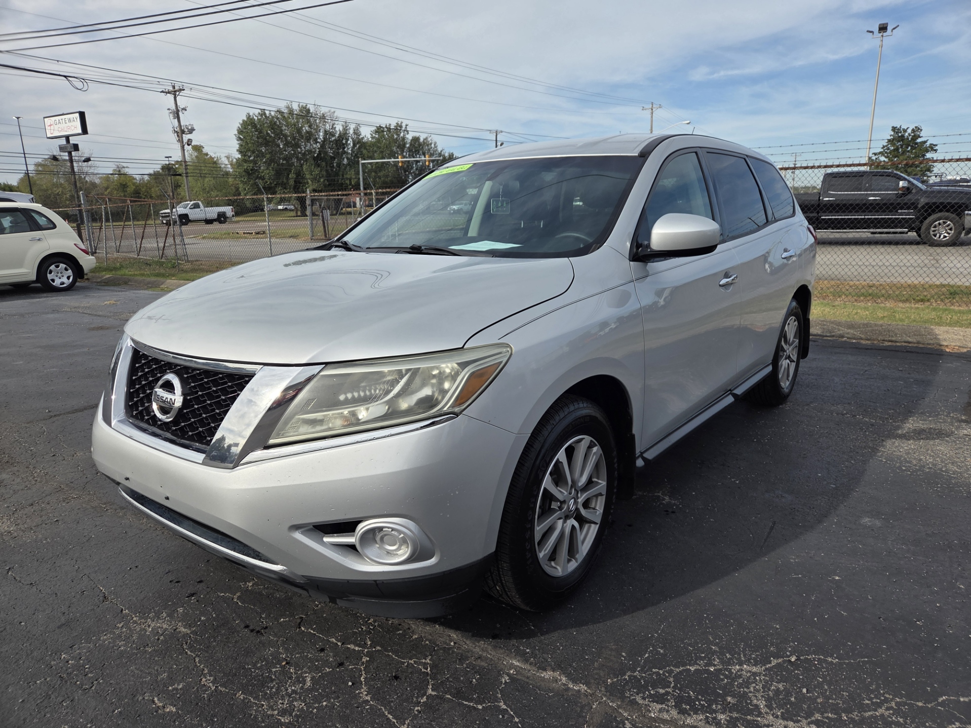photo of 2015 Nissan Pathfinder S 4WD