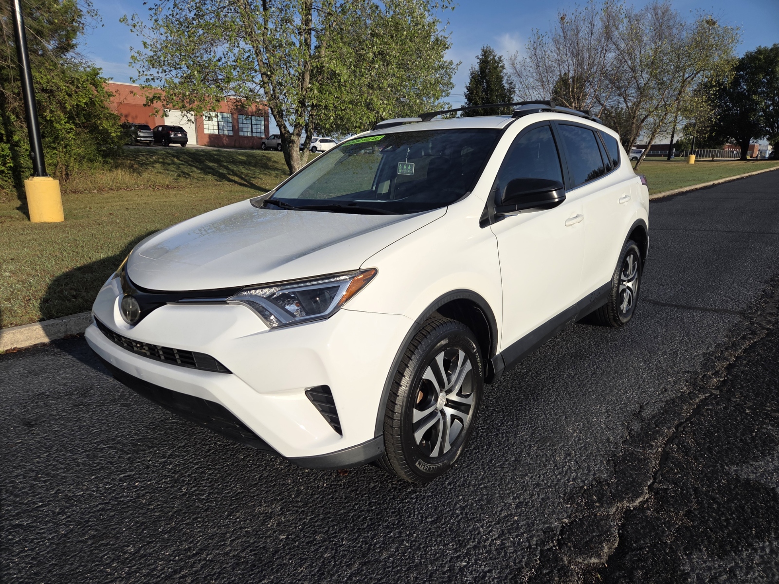 photo of 2017 Toyota RAV4 LE FWD