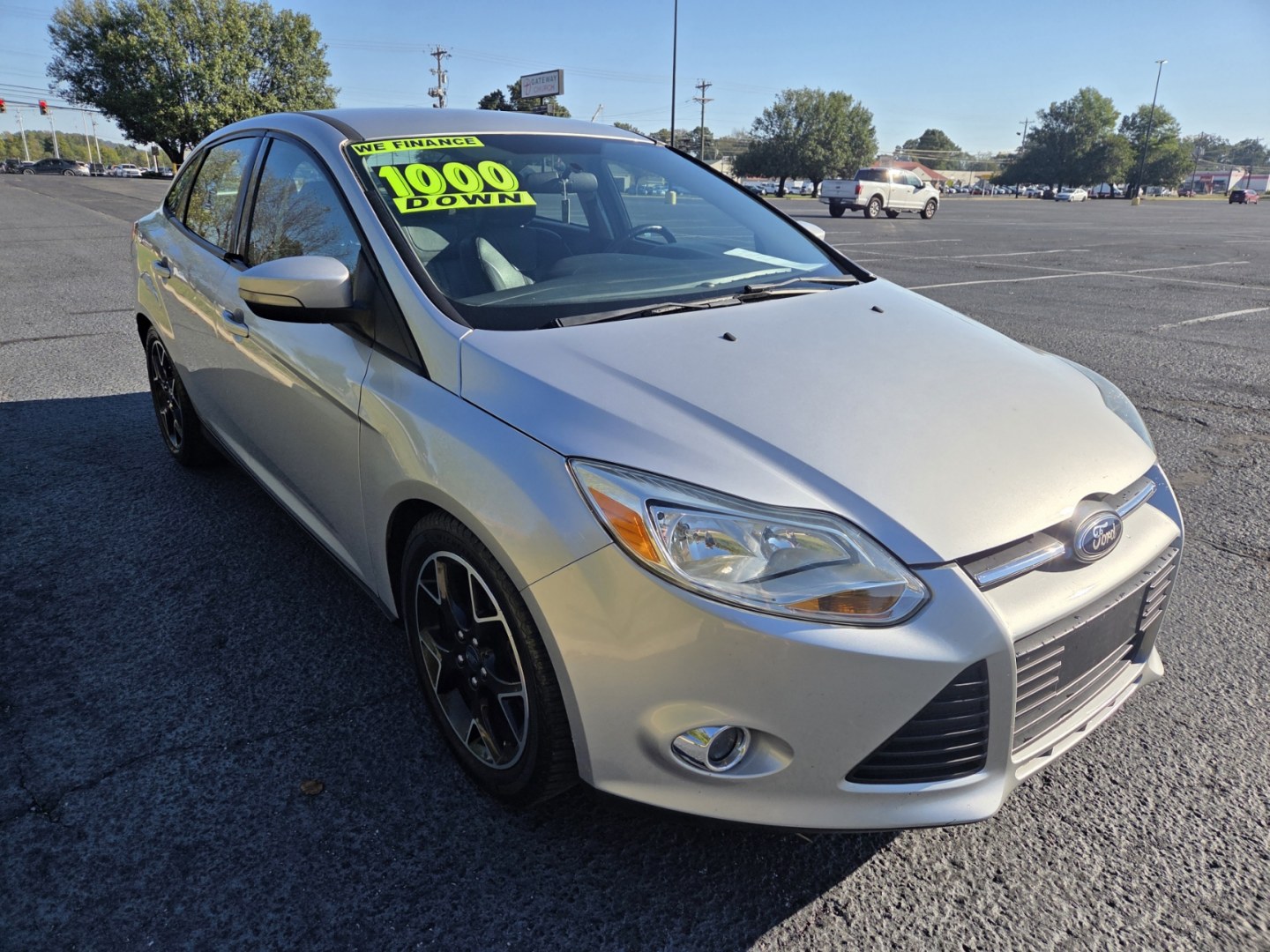 2014 SILVER /Black Ford Focus SE Sedan (1FADP3F23EL) with an 2.0L L4 DOHC 16V engine, Automatic transmission, located at 1221 Madison St., Shelbyville, TN, 37160, (931) 680-9439, 0.000000, 0.000000- Photo#1