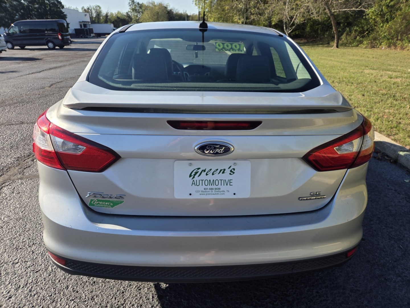 2014 SILVER /Black Ford Focus SE Sedan (1FADP3F23EL) with an 2.0L L4 DOHC 16V engine, Automatic transmission, located at 1221 Madison St., Shelbyville, TN, 37160, (931) 680-9439, 0.000000, 0.000000- Photo#2