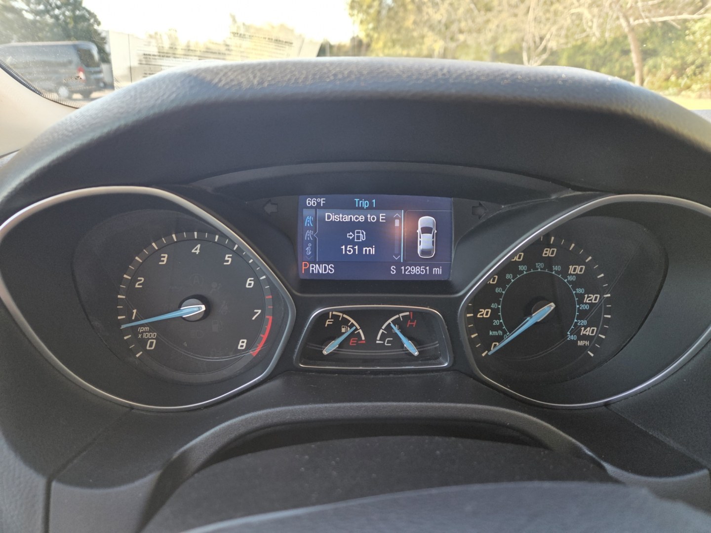 2014 SILVER /Black Ford Focus SE Sedan (1FADP3F23EL) with an 2.0L L4 DOHC 16V engine, Automatic transmission, located at 1221 Madison St., Shelbyville, TN, 37160, (931) 680-9439, 0.000000, 0.000000- Photo#7