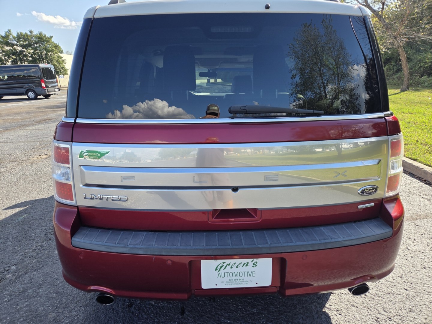 2014 Red /Black Ford Flex Limited AWD w/EcoBoost (2FMHK6DTXEB) with an 3.5L V6 DOHC 24V engine, 6-Speed Automatic Overdrive transmission, located at 1221 Madison St., Shelbyville, TN, 37160, (931) 680-9439, 0.000000, 0.000000- Photo#2