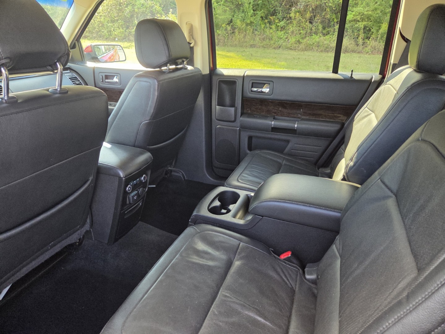 2014 Red /Black Ford Flex Limited AWD w/EcoBoost (2FMHK6DTXEB) with an 3.5L V6 DOHC 24V engine, 6-Speed Automatic Overdrive transmission, located at 1221 Madison St., Shelbyville, TN, 37160, (931) 680-9439, 0.000000, 0.000000- Photo#7