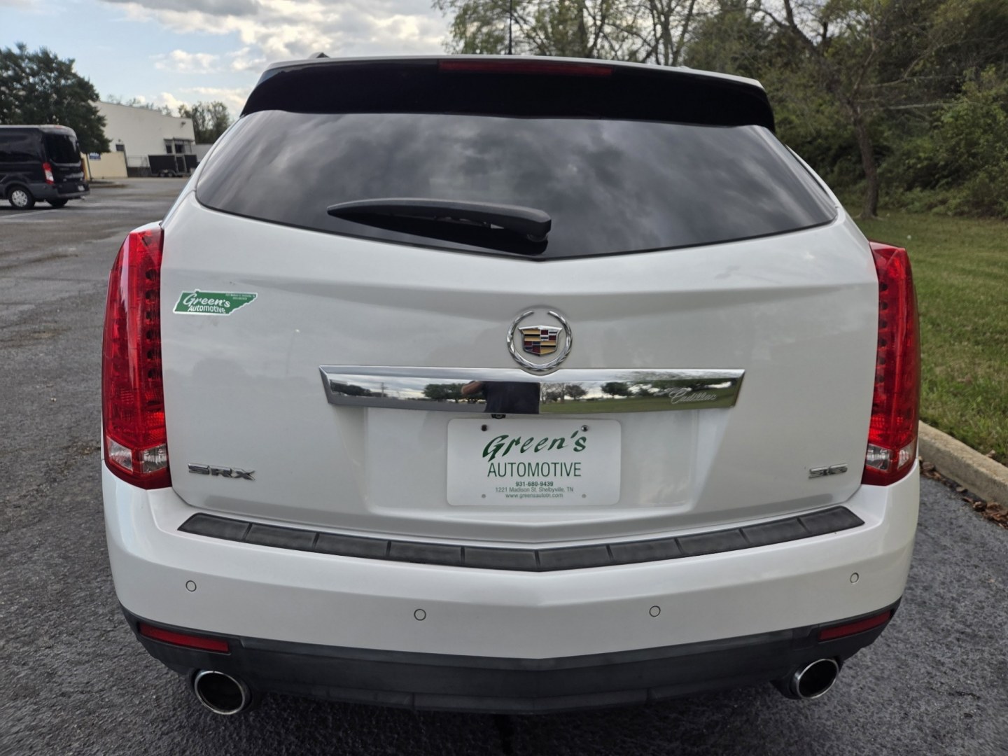 2016 WHITE /Beige Cadillac SRX Premium Collection FWD (3GYFNDE38GS) with an 3.6L V6 DOHC 24V FFV engine, 6A transmission, located at 1221 Madison St., Shelbyville, TN, 37160, (931) 680-9439, 0.000000, 0.000000- Photo#2