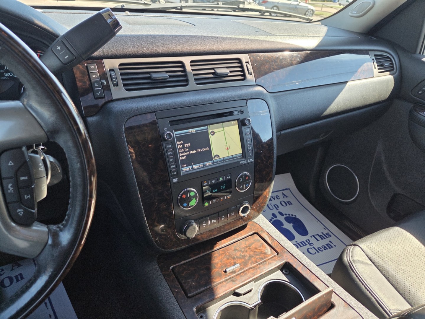 2013 BLACK /Black GMC Yukon Denali Denali XL 2WD (1GKS1MEF3DR) with an 6.2L V8 OHV 16V engine, 6A transmission, located at 1221 Madison St., Shelbyville, TN, 37160, (931) 680-9439, 0.000000, 0.000000- Photo#7