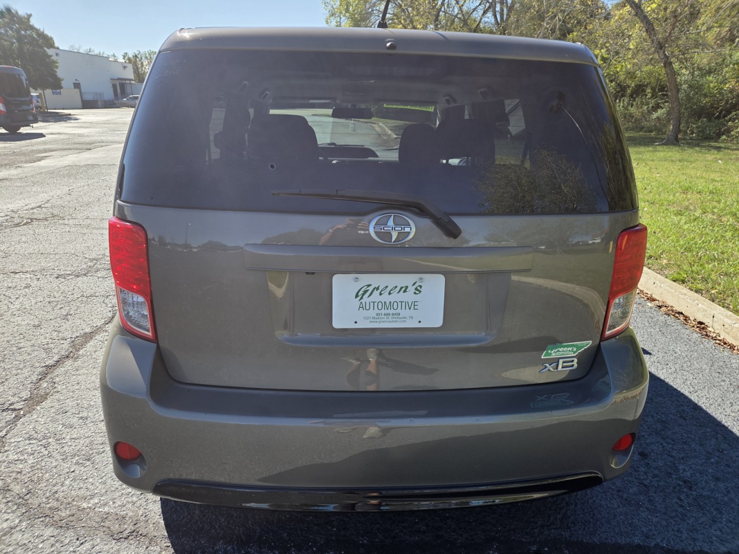 2015 BLACK /Brown Scion xB Wagon (JTLZE4FE2FJ) with an 2.4L L4 DOHC 16V engine, Automatic transmission, located at 1221 Madison St., Shelbyville, TN, 37160, (931) 680-9439, 0.000000, 0.000000- Photo#2