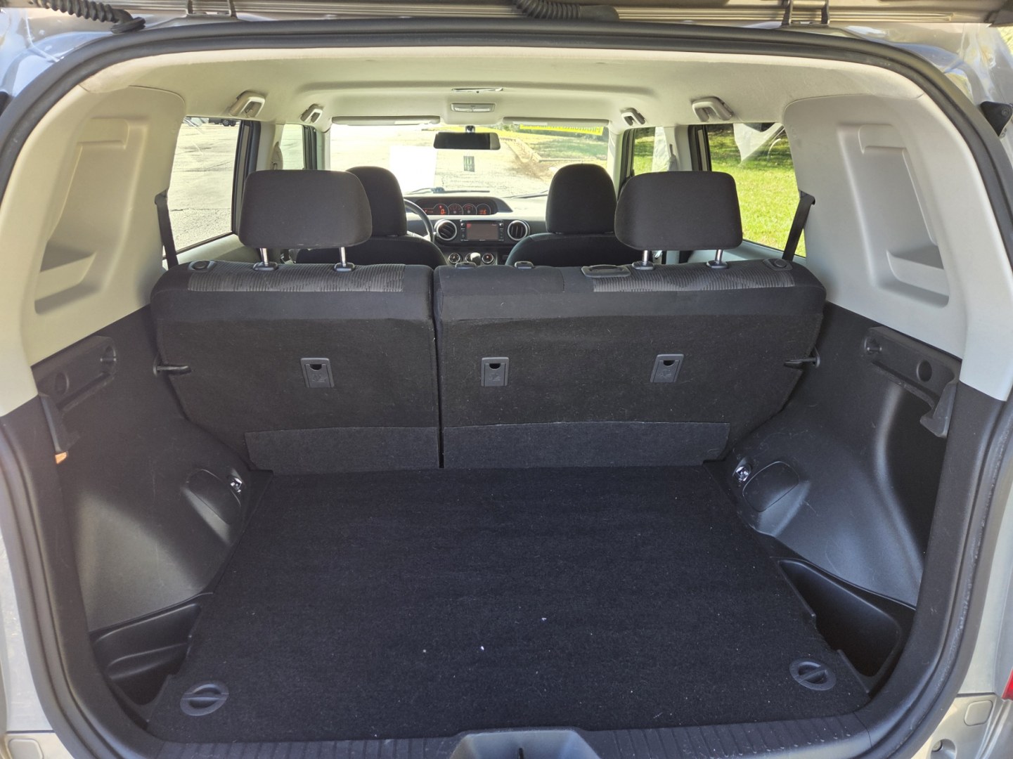 2015 BLACK /Brown Scion xB Wagon (JTLZE4FE2FJ) with an 2.4L L4 DOHC 16V engine, Automatic transmission, located at 1221 Madison St., Shelbyville, TN, 37160, (931) 680-9439, 0.000000, 0.000000- Photo#3