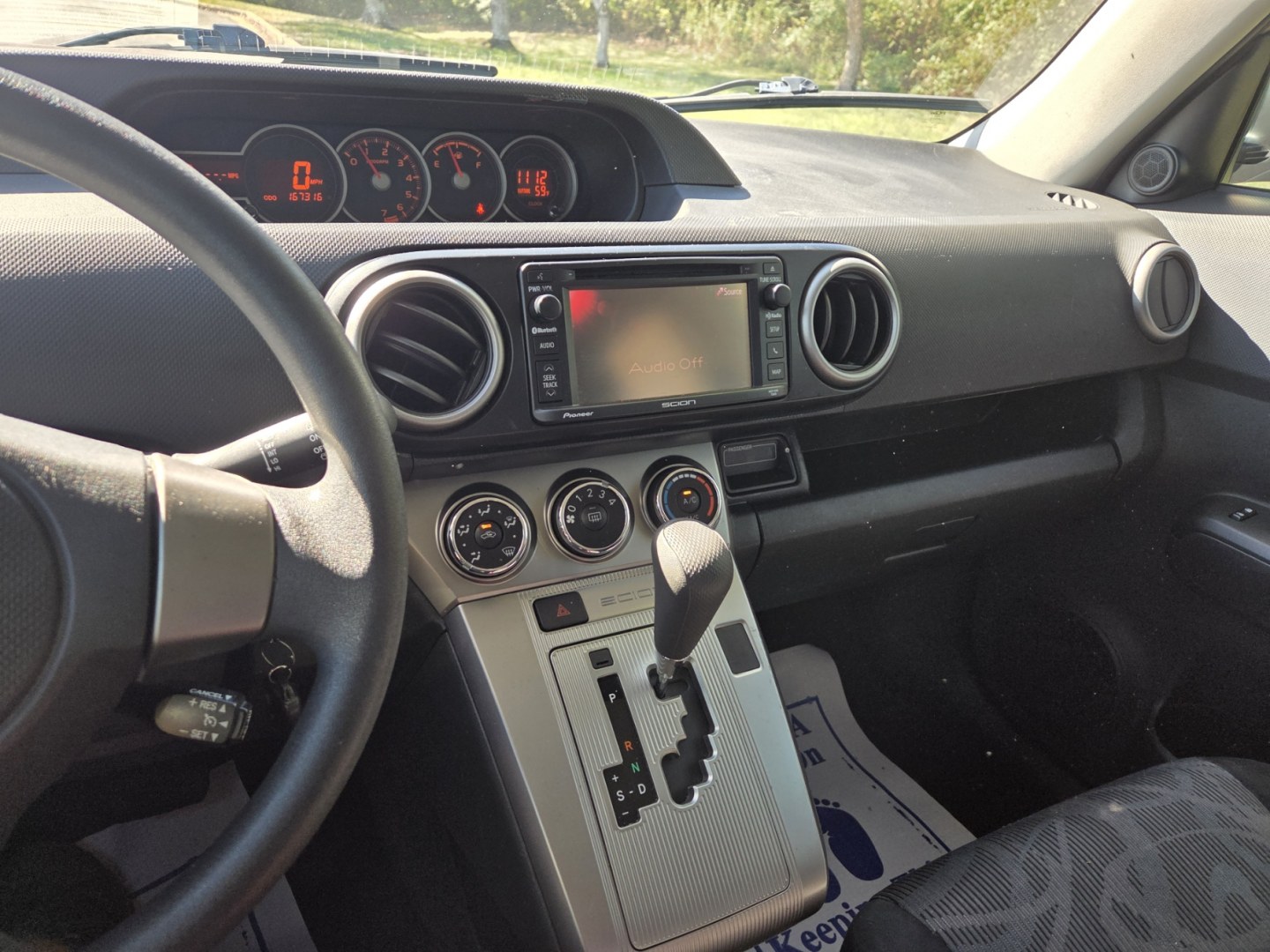 2015 BLACK /Brown Scion xB Wagon (JTLZE4FE2FJ) with an 2.4L L4 DOHC 16V engine, Automatic transmission, located at 1221 Madison St., Shelbyville, TN, 37160, (931) 680-9439, 0.000000, 0.000000- Photo#6